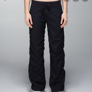 Lululemon Dance Studio Pant in Black Size 8 EUC